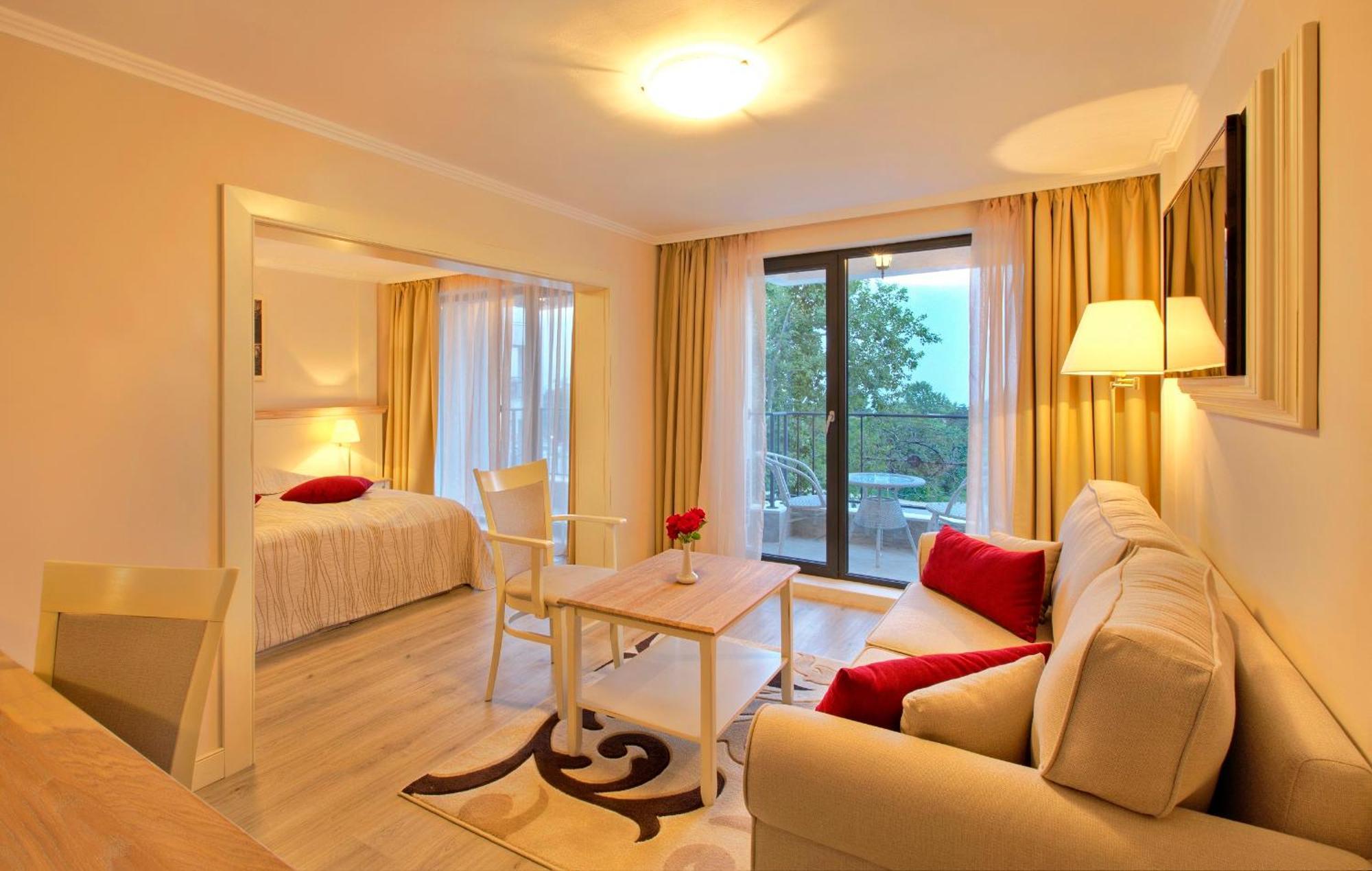 White Rock Castle Suite Hotel & Spa Balchik Room photo